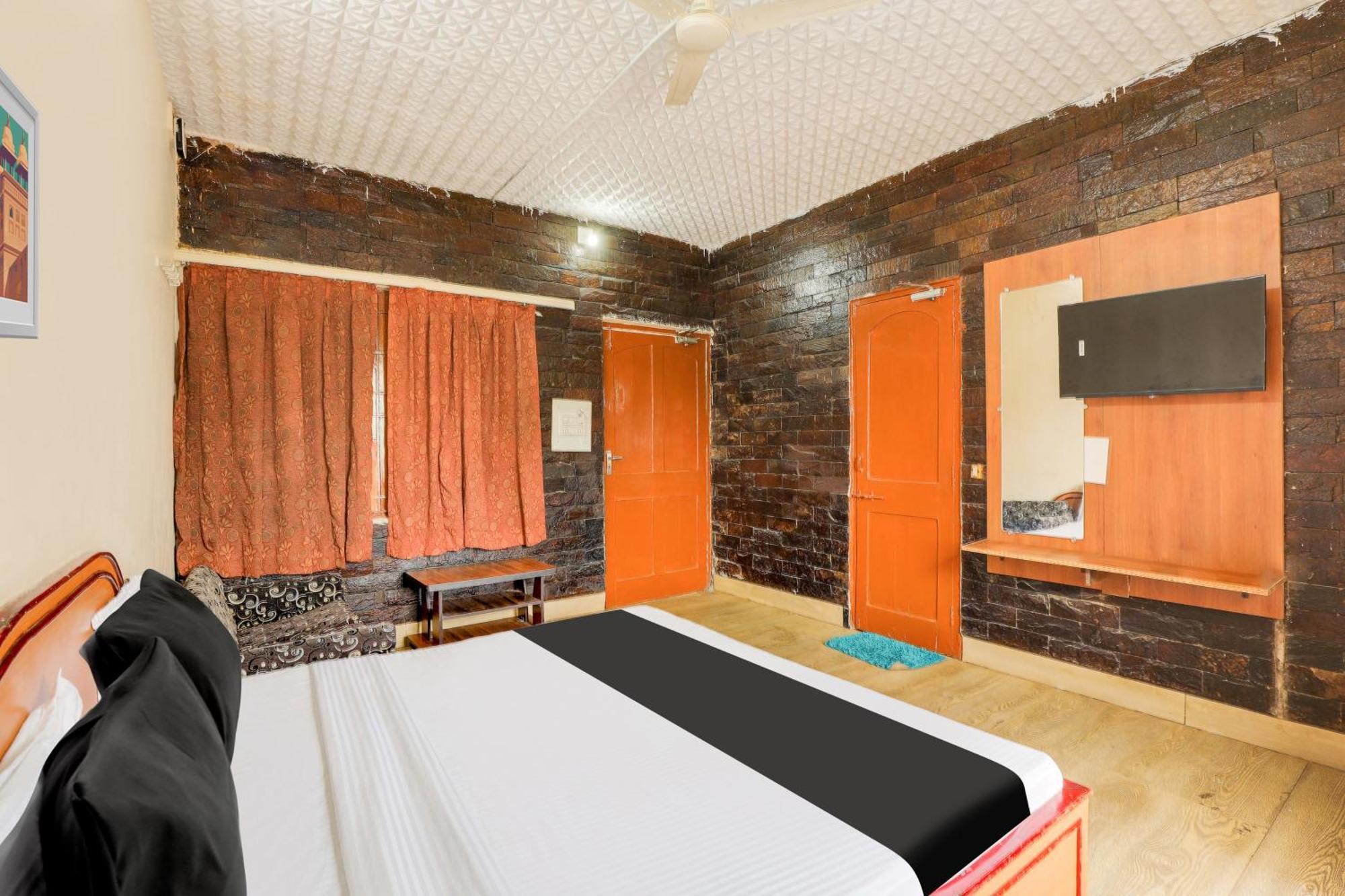 Hotel O Ellis Ahmedabad Exterior photo
