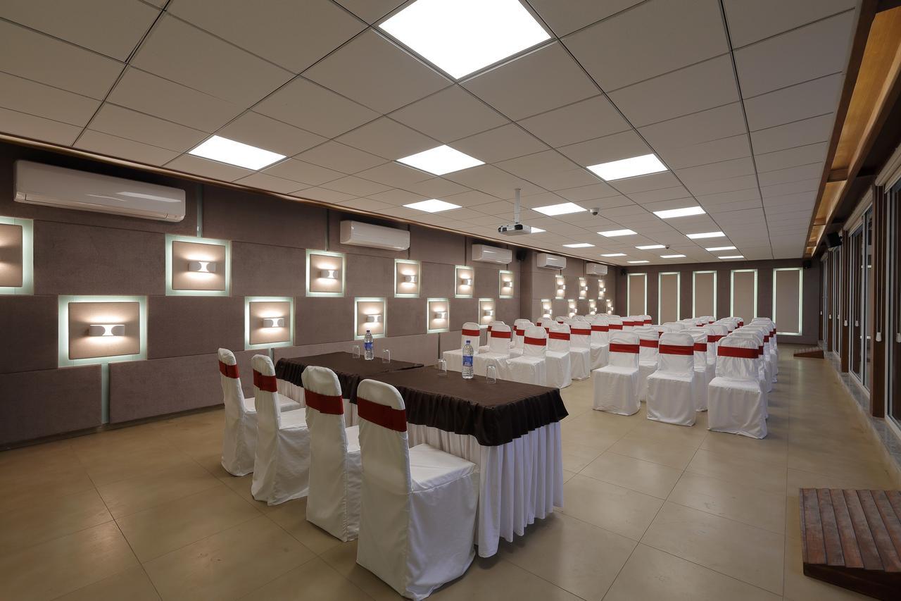 Hotel O Ellis Ahmedabad Exterior photo
