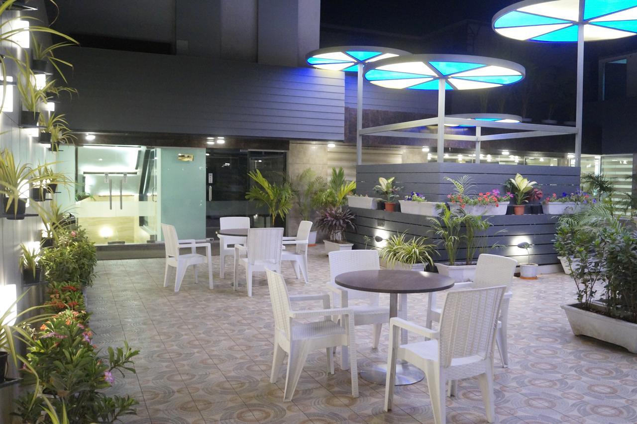 Hotel O Ellis Ahmedabad Exterior photo